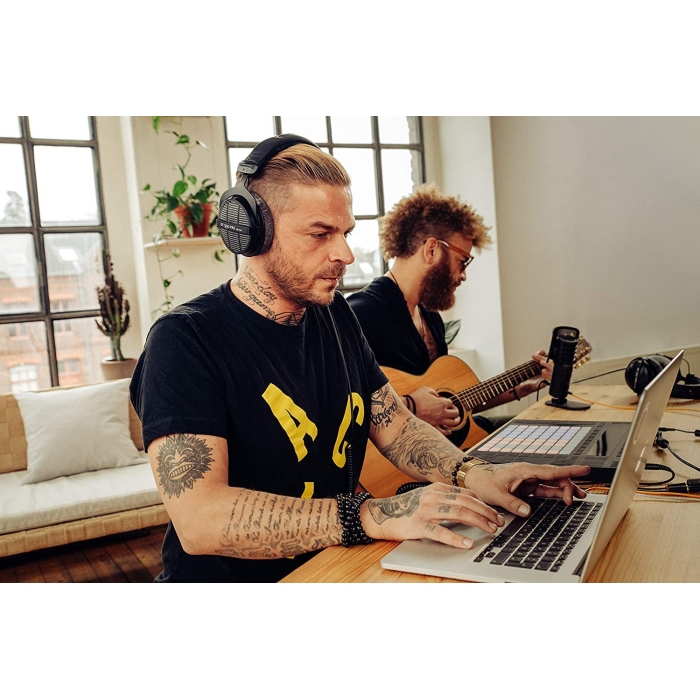 beyerdynamic-dt-990-pro-250-ohms-microphones204