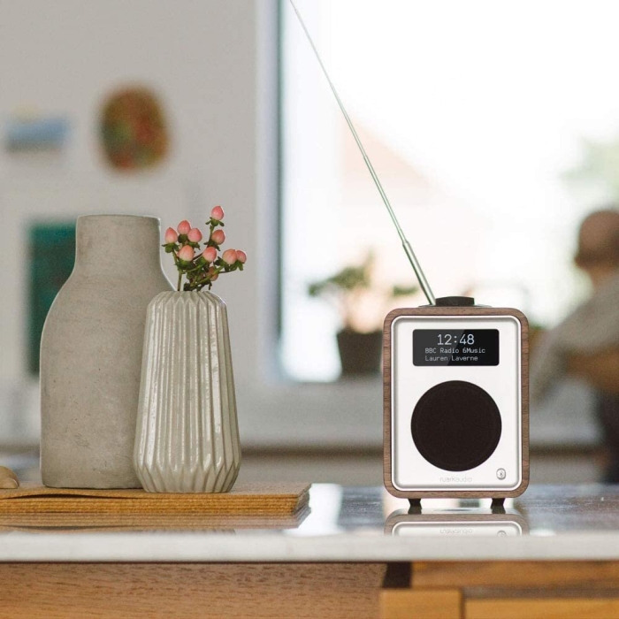 ruark-audio-r1-mk3-rich-walnut-hifi-speakers204