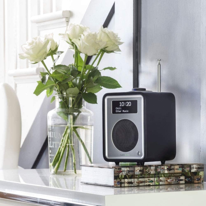 ruark-audio-r1-mk3-soft-black-hifi-speakers204