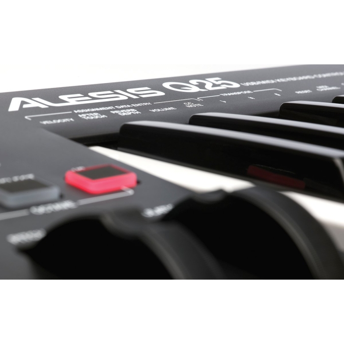Alesis_Q25_detail2_weblg
