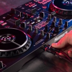 numark-mixtrackprofx-2-deck-dj-controller-with-fx-paddles-2